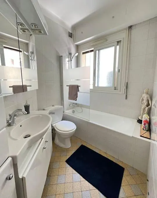 Apartmán Charming Flat In Liberation Nice